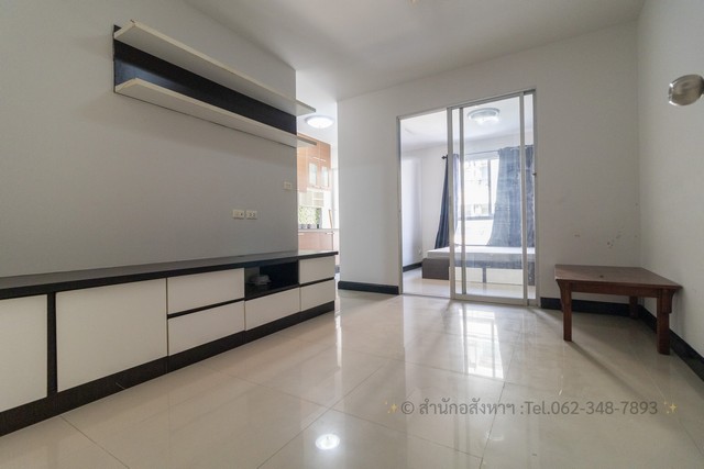 S8006ขาย คอนโด ใกล้รถไฟฟ้าคูคต เดอะ แคช คลอง 2 ลำลูกกา ทำเลดี ถูกสุดในโครงการติดต่อ ประสงค์ โทร.062-348-7893นิก โทร.065-985-2958Line id : nickky-nicรายละเอียด• พื้นที่ 28.79 ตรม. ห้องเปล่า • อาคาร เอ 2 ความสูง 5 ชั้น อยู่ชั้น 3• ระเบียงหันทิศตะวันออก วิวเมือง• 1 นอน 1 น้ำ  / พื้นแกรนิตโต้• บิ้วอินทร์เค้าเตอร์ครัว / ผ้าม่าน / ตู้เย็น• ค่าส่วนกลาง 634 บาท/เดือน / ค่าน้ำประปายูนิตละ  30 บาท• ผู้ขายออกค่าโอนกรรมสิท