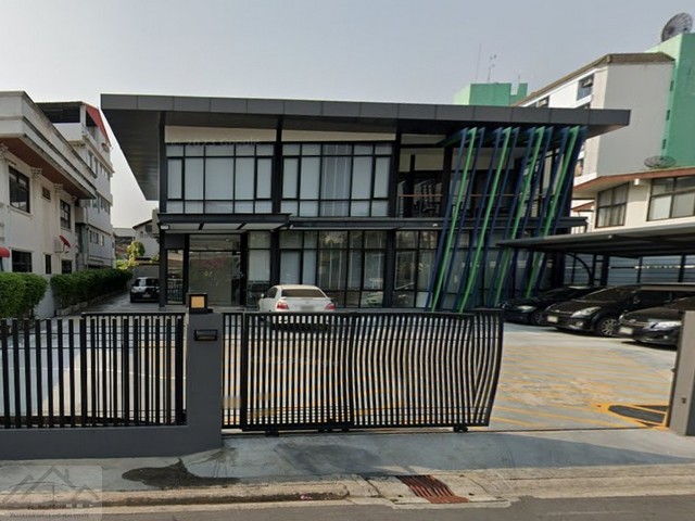 ให้เช่าอาคารสำนักงาน Stand Alone พื้นที่กว้าง อินทามระ 34 ย่านดินแดง-สุทธิสาร เชื่อมต่อรัชดา-วิภาวดี ใกล้ MRT สุทธิสาร *** ราคาเช่า 290,000 บาท/เดือน  ติดต่อ:: ชยา โทร/ID Line:: 0942823961   Link Line:: https://line.me/ti/p/3xFA1An8Kcรหัส# T26-598อาคารสำนักงาน Stand Alone พื้นที่กว้าง อินทามระ 34 ย่านดินแดง-สุทธิสาร เชื่อมต่อรัชดา-วิภาวดี ใกล้ MRT สุทธิสาร เดินทางสะดวก • เนื้อที่ดิน 196 ตารางวา• พื้นที่ใช้สอย 597 ตารางเมตร• พื้นที่จอดรถและร