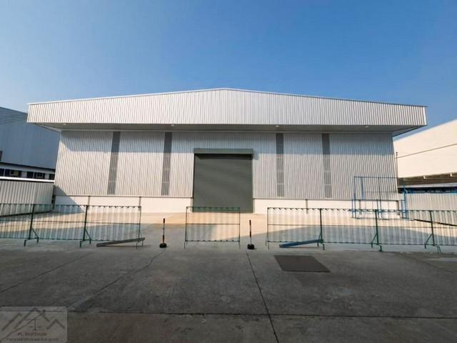 ให้เช่าโกดังสิงหไทย 1,838.16 ตรม. บางขุนเทียน 11 ใกล้ถนนพระราม 2 เหมาะสำหรับเก็บสินค้าติดต่อ:: ชยา โทร/ID Line:: 0942823961Link Line:: https://line.me/ti/p/3xFA1An8Kcรหัส# T26-575โกดังสิงหไทย บางขุนเทียน 11 ใกล้ถนนพระราม 2• พื้นที่ใช้สอยรวม 1,838.16 ตรม.• พื้นที่ภายในโกดัง 1,488.51 ตรม.• พื้นที่ลานจอดรถด้านหน้าโกดัง 349.65 ตรม.• ค่าไฟคิดตามบิลการไฟฟ้าจริง• ค่าน้ำหน่วยละ 18 บาท*** ราคาเช่า 300,000 บาท/เดือน มัดจำ 2 เดือน ล่วงหน้า 1 เดือนที่�