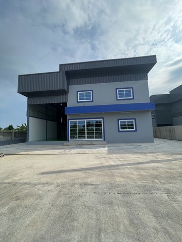 รหัสC7128 ให้เช่าโกดังพร้อมออฟฟิศ สร้างใหม่ พื้นเป็นอีพ๊อกซี่ ซอยบางปลา 2 บางพลี สมุทรปราการ**ให้เช่า**ราคาเช่า 80,000 บาท/เดือน (ประกัน3 ล่วงหน้า1 สัญญาเช่าขั้นต่ำ 3 ปี)สนใจติดต่อโทร : 095-823 9789 คิทLine id : candy.456Line Add Friend : https://line.me/ti/p/rHhjrvhm_zโทร : 091-782 8924 ต้นLine : seng.456Line Add Friend : https://line.me/ti/p/iHsUxP2IlTโกดังพร้อมออฟฟิศ สร้างใหม่ พื้นเป็นอีพ๊อกซี่ ซอยบางปลา 2เนื้อที่ 172 ตารางวาพื้นที่ใช้สอยรวม 760 ตารางเมตรพื้นที่ใช้สอยโ�