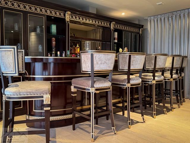 ขาย ให้เช่า บ้านเดี่ยว 3 ชั้น หมู่บ้าน โมทีค แจ้งวัฒนะ ซอย10 Motique Chaengwattana เพดานสูง พร้อมลิฟต์ส่วนตัว ใกล้รถไฟฟ้าสายสีชมพู สถานีทีโอที*** ราคาขาย 45,900,000 บาท*** ราคาเช่า 200,000 บาท /เดือน (สัญญาเช่า 2 ปี)*** ราคาเช่า 280,000 บาท /เดือน (สัญญาเช่า 1 ปี)(ในรูปเป็นเฟอร์นิเจอร์สำหรับขาย กรณีเช่าจะเปลื่ยนเฟอร์ให้ใหม่นะคะ)ติดต่อ คุณช่อผกา โทร 0616198565 LINE 0616198565สำรอง LINE 0812523279 ส่งลิ้งก์ไว้ได้เลยรหัส# T26-559บ้านเ�