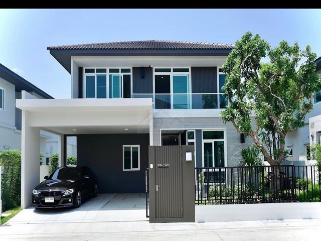 ขายบ้านเดี่ยว 2 ชั้น 62 ตรว. 4 ห้องนอน โครงการมัณฑนา2 บางนา กม.7 (Mantana 2 Bangna KM.7) ใกล้เมกะบางนา *** ราคาขาย 16.9 ล้านบาท (ขายพร้อมผู้เช่า)ติดต่อ:: ชยา โทร/ID Line:: 0942823961   Link Line:: https://line.me/ti/p/3xFA1An8Kcรหัส#  T26-602บ้านเดี่ยว 2 ชั้น โครงการมัณฑนา2 บางนา กม.7 (Mantana 2 Bangna KM.7• เนื้อที่ 62 ตรว.• พื้นที่ใช้สอย 185 ตรม.• 4 ห้องนอน • 5 ห้องน้ำ• 1 ห้องนั่งเล่น 1 ห้องครัวพร้อมเครื่องทำน้ำอุ่น• 2 ที่จอดรถ** เฟอร์นิเจอร์และบิลท์อิน รวมกว่า 3 
