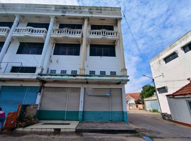    ขาย บ้านเดี่ยว/ทาวน์เฮ้าส์/คอนโด โครงการ ขาย อาคารพาณิชย์ อำเภอบางปะอิน พระนครศรีอยุธยา   ตำบลบ้านสร้าง อำเภอบางปะอิน พระนครศรีอยุธยา   ราคาโปรโมชั่น   6,912,000   บาท    ลดจาก  7,920,000     บาท ราคาโปรโมชั่นตั้งแต่วันที่  13 มีนาคม - 31 พฤษภาคม 2569  รายละเอียดทรัพย์ -  เนื้อที่ 0-0-40   ตารางวา   -  บ้านหันไปทางทิศ  ตะวันออกเฉียงเหนือ  พิกัดทรัพย์ : https://maps.app.goo.gl/x23rZTBGBuvhZnMPA  สถานที่ใกล้เคียง   - โรงพยาบาลร