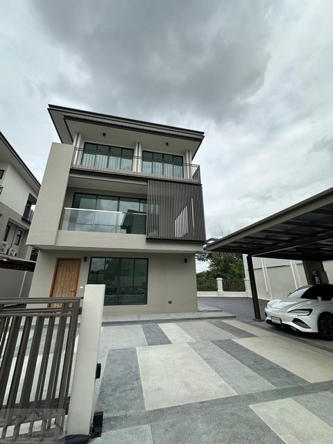 ขายบ้านเดี่ยวหรู 3 ชั้น หลังริม 97.1 ตร.วา AQ Arbor สวนหลวง ร.9 – พัฒนาการ พื้นที่ใหญ่สุดในโครงการ ใกล้สวนหลวง ร.9 *** ราคาพิเศษเพียง 15.5 ล้านบาท (ปรับลดจาก 19 ลบ) ติดต่อ:: ชยา โทร/ID Line:: 0942823961   Link Line:: https://line.me/ti/p/3xFA1An8Kcรหัส#  T26-605บ้านเดี่ยวหรู 3 ชั้น หลังริม AQ Arbor สวนหลวง ร.9 – พัฒนาการ พื้นที่ใหญ่สุดในโครงการ• บ้านใหม่เอี่ยม ไม่เคยเข้าอยู่ – พร้อม Built-in Modernform ทั้งหลัง เจ้าของดูแลดี ฮวงจุ้ยดี• ที่ดินใหญ่สุ�