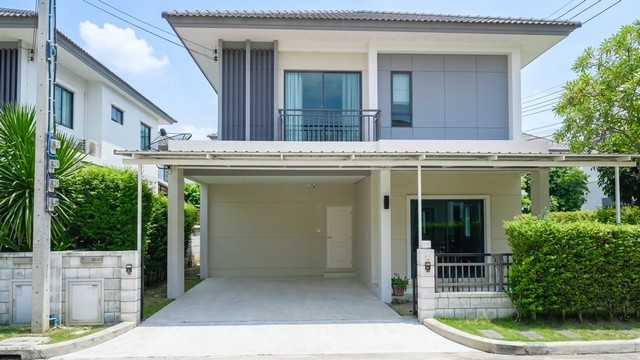 ขายบ้านเดี่ยวหลังมุม | ซอยต้นๆหมู่บ้าน | ใกล้รถไฟฟ้า MRT**ราคาพิเศษเพียง 5.29 ล้านบาท**  (เจ้าของขายเอง พร้อมโอนทันที)พิกัด: หมู่บ้าน Centro westgate ซอยเลียบคลองบางไผ่ บางบัวทอง นนทบุรี  - เพียง 5 นาทีถึง MRT คลองบางไผ่  - เชื่อมถนนกาญจนาภิเษก / ทางด่วนบางใหญ่  - ใกล้เซ็นทรัลเวสต์เกต ikea บางใหญ่- ใกล้รพ.เกษมราษฎร์ อินเตอร์- ใกล้รร. กสิณธรเซนต์ปีเตอร์- โครงการมี **นิติบุคคลดูแลดี รปภ. 24 ชั่ว