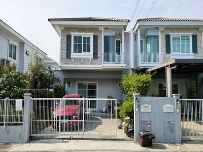 คุ้มค่าราคาดี! กินผลตอบแทนเกือบ 6% ต่อปี!!  ขาย พร้อมผู้เช่า บ้านแฝด หมู่บ้าน วิลลาจจิโอ ปิ่นเกล้า-ศาลายา (Villaggio) 35 ตร.ว. ซอยวัดส้มเกลี้ยง ทะลุ ศาลายา บางใหญ่ นนทบุรี .TPI-3041.ที่ตั้ง: หมู่บ้าน วิลลาจจิโอ ปิ่นเกล้า-ศาลายา (Villaggio Pinklao-Salaya) ตำบลศาลากลาง   อำเภอบางกรวย จังหวัดนนทบุรีhttps://maps.app.goo.gl/y2UorXg22ur4f3wc7.รายละเอียด- บ้านแฝด 2 ชั้น เนื้อที่รวม 35 ตร.ว. - พื้นที่ใช้สอย 120 ตร.ม.- 3 ห้องนอน 2 ห้องน้ำ 2 ที่จ�