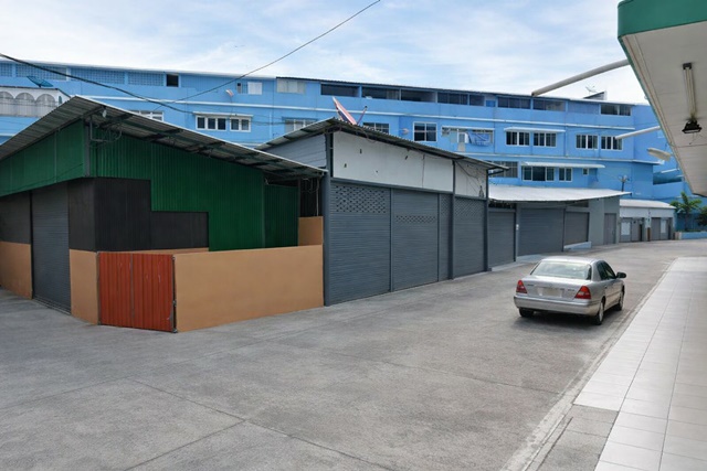 โกดัง 88 ตร.ม. BTSสะพานควาย 899ม. อินทรามระ10-14 ตลาด อ.ต.ก.  วิภาวดี โกดังให้เช่า 14,999B-M เหมาะสำหรับเก็บสินค้า ธุรกิจออนไลน์ หรือสต๊อกสินค้าWarehouse 88sqm near BTS SaphanKhwai 899m.for rent OrTorKor Market Intamara 10-14 Vibhavadi suitable for storage e commerce or small business operationsวิภาวดีถนน อินทรามระ 10-14 แขวง สามเสนใน เขต พญาไท จังหวัด กรุงเทพมหานครอาคารให้เช่าแยกส่วนใช้งานได้อย่างชัดเจนด้านหลังเป็นโกดังหรือโรงรถ ขนาด 4 เมตร ลึก 22 เมตร 14,999 บาทต่อเดือน  รองรับ