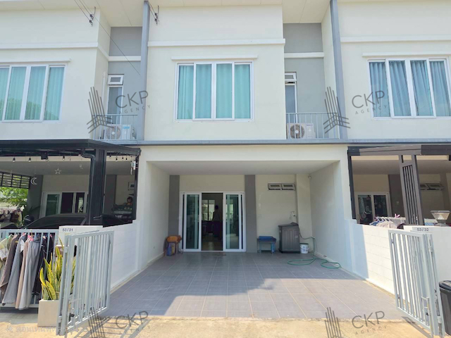 ขาย ทาวน์เฮาส์ ประภาทรัพย์ วงแหวน–หทัยราษฎร์ บ้านพร้อมฟังก์ชันครบสำหรับครอบครัว ใกล้ตลาดวงศกร แม็คโคร ฟู้ดเซอร์วิส โรงพยาบาลซีจีเอช สายไหม และสายไหม อเวนิว | รหัส 99340 ต.บึงคำพร้อย อ.ลำลูกกา ปทุมธานี ติดต่อสอบถามได้ค่ะรายละเอียด (Description)- ขนาด 21.2 ตร.วา- บ้าน 2 ชั้น- 3 ห้องนอน 3 ห้องน้ำ- เครื่องปรับอากาศ 1 เครื่องการเดินทาง- ถนนหทัยราษฎร์  210 เมตร- ถนนราษฎร์นิมิตร  1.5 กิโลเมตร