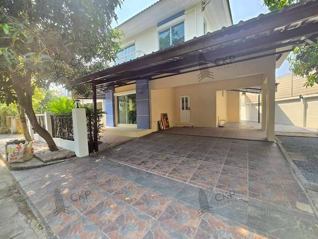 ขาย บ้านเดี่ยว พื้นที่ใหญ่ในทำเลร่มเกล้า–สุวรรณภูมิ ขนาด 66.1 ตร.วา พร้อมพื้นที่ใช้สอย 170 ตร.ม. เหมาะสำหรับครอบครัวที่ต้องการบ้านกว้าง เดินทางสะดวก และจอดรถได้หลายคัน | รหัส 93339 แขวงมีนบุรี เขตมีนบุรี กรุงเทพฯ ติดต่อสอบถามได้ค่ะรายละเอียด (Description)- ขนาด 66.1 ตร.วา- พื้นที่ใช้สอย 170 ตร.ม.- บ้าน 2 ชั้น- 3 ห้องนอน 2 ห้องน้ำ- ที่จอดรถ 4 คัน- เครื่องปรับอากาศ 4 เครื่องการเดินทาง- ถนนราม�