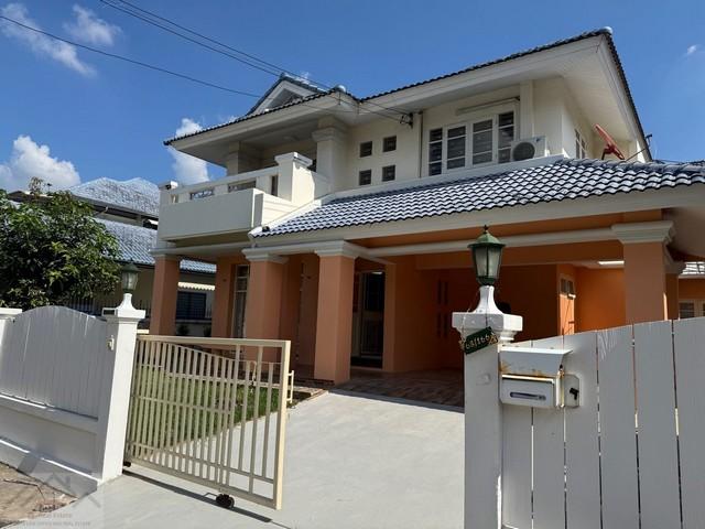 ให้เช่าบ้านเดี่ยว 2 ชั้น 89 ตรว. 3 ห้องนอน หมู่บ้าน Perfect Place รามคำแหง 164 รีโนเวทใหม่ พร้อมเข้าอยู่ ️ติดต่อ:: ชยา โทร/ID Line:: 0942823961Link Line:: https://line.me/ti/p/3xFA1An8Kcรหัส# T26-590บ้านเดี่ยว 2 ชั้น หมู่บ้าน Perfect place รามคำแหง 164 รีโนเวทใหม่ พร้อมเข้าอยู่ ️• รีโนเวทใหม่ทั้งหลัง พร้อมเข้าอยู่ ️พร้อมเฟอร์นิเจอร์ / เครื่องใช้ไฟฟ้า• เนื้อที่ 89 ตรว.• พื้นที่ใช้สอย 290 ตรม.• 3 ห้องนอน• 2 ห้องน้ำ• 1 ห้องรับแขก / 1 ห้องทำงาน / 1 ค