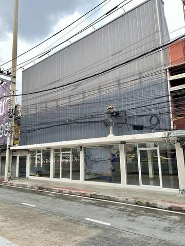 ให้เช่าอาคารพาณิชย์2ชั้น 2คูหา จรัญสนิทวงศ์31 ทำเลดี ติดMRT แยกไฟฉาย มีลานจอดรถด้านหลังอาคารติดต่อ : - คุณสราวุฒิ Tel. 0994108945Line : 0994108945•ติดรถไฟฟ้า 30 เมตร จาก MRT สถานี แยกไฟฉาย•ติดถนนจรัญสนิทวงศ์ตัดกับถนนพรานนก•ติดคอนโด The Origin•อาคารสร้างใหม่ 2 คูหา 2 ชั้น•ที่จอดรถ 2 คัน /2 คูหา•หน้ากว้าง 7 เมตร ลึก 15 เมตร•พื้นที่ใช้สอย 210 ตารางเมตรเงื่อนไขการทำสัญญา•ค่าเช่าเดือนละ 60,000 บาท•มัดจำ 3 เด�
