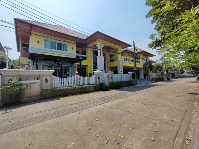 ขายบ้านเดี่ยวลาดพร้าว 130 อารียาบุษบา หลังใหญ่พิเศษ 132 ตรว 850 ตรม แต่งบิ้วอินสวยทั้งหลัง รายละเอียด :-กดดูรูปเพิ่มเติม : https://bit.ly/3XdmTAQhttps://www.winnerestateplus.com/ติดต่อพี่เปี๊ยก Tel : 098.628.7956 ด่วนลดราคาพิเศษ ....เดือนนี้ เหลือ 29.8 ล้าน เท่านั้น ขายบ้านเดี่ยวลาดพร้าว 130 อารียาบุษบา หลังใหญ่ 132 ตรว 850 ตรม ตกแต่งบิ้วอิน ห้องนอนสูท ห้องทำงาน ห้องรับแขก ห้องฟิสเนต ห้องพระ ห้องครัว บ่อเลี้ยงปลา ปลูกตามห�
