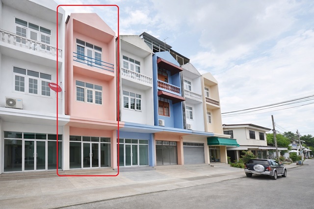 อาคารพาณิชย์ 3 ชั้น 3 นอน 2 น้ำ ใกล้ MRT เคหะรามคำแหง 900 ม. 20 ตร.ว. 200 ตร.ม. 8,999 B-M. ทำเลศักยภาพ ย่านรามคำแหง เหมาะค้าขาย อยู่อาศัย หรือออฟฟิศ ทำเลดีในย่านชุมชน เดินทางสะดวก แจส กรีน วิลเลจ รามคำแหง 150ม.ใกล้รร.เตรียมอุดมศึกษาน้อมเกล้า 700 ม.รพ.รามคำแหง 2 ตลาด ทางด่วน และรถไฟฟ้า JAS Green Village Ramkhamhaeng 150m. 3-story commercial building with 3 bed and 2 bath near MRT Keha Ramkhamhaeng 900 m. land size 20 sq.wa. usable area 200 sq.m. rent 8,999 B-M prime Ramkhamhaeng location suitable for business residence or office in a community area with convenient transpor