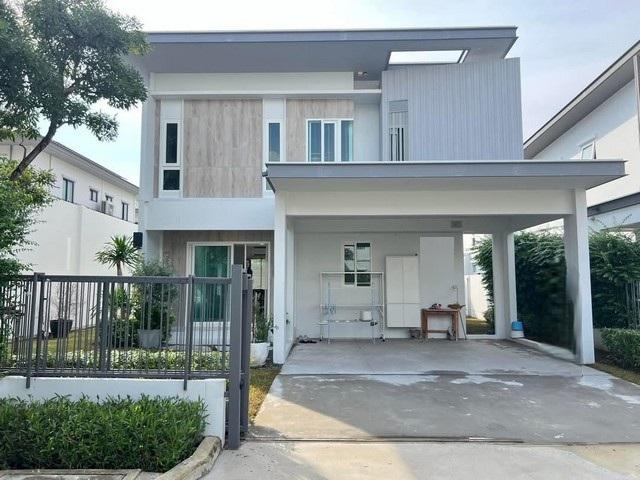 ให้เช่าบ้านเดี่ยว 2 ชั้น โครงการ พฤกษ์ลดา ทางด่วนรามอินทรา-จตุโชติ บ้านเดี่ยวคุณภาพจาก Land & Houses แบบบ้าน WIND ใกล้ทางด่วนรามอินทรา-จตุโชติราคาขาย 7,690,000 บาทราคาเช่า 45,000 บาท / เดือนที่ตั้ง ถนนหนองระแหง แขวงสามวาตะวันตก เขตคลองสามวา กรุงเทพติดต่อ : คุณภัสพงณ์ 0634098164Line : deedee23https://www.facebook.com/profile.php?id=61581484955548เนื้อที่ 67.5 ตารางวา พื้นที่ใช้สอย 153 ตารางเมตร จำนวน 2 ชั้น 4 ห้องนอน 3 ห้องน้ำ ที่จอดรถ 2 ค