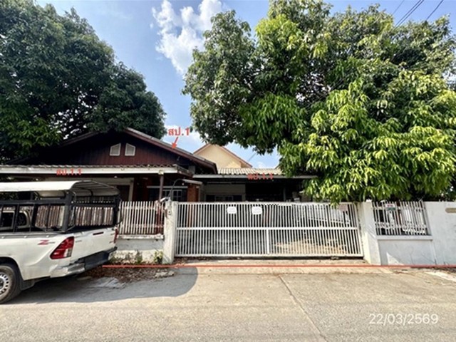   ขาย บ้านเดี่ยว/ทาวน์เฮ้าส์/คอนโด โครงการ บ้านเดี่ยวปทุมธานี ถนน พระองค์เจ้าสาย ตำบล ลาดสวาย อำเภอ ลำลูกกา จังหวัด ปทุมธานี  ราคาโปรโมชั่น   10,985,000   บาท    ลดจาก  14,218,000    บาท ราคาโปรโมชั่นตั้งแต่วันที่ 1 เมษายน 2569 – 30 มิถุนายน 2569  รายละเอียดทรัพย์ -  เนื้อที่ 351.90 ตร.ว.  พื้นที่ใช้สอย 236.75 ตร.ม. -  1 ห้องนอน 2 ห้องน้ำ  -  1 ที่จอดรถ  -  บ้านหันไปทางทิศ ใต้  พิกัดทรัพย์ : https://maps.app.goo.gl/JtyDYEDv23W2WEfn7  สถานที่ใ�