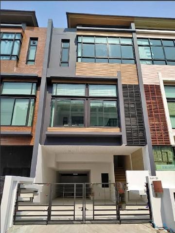 ให้เช่าโฮมออฟฟิศ 4 ชั้น เนื้อที่ 25 ตร.ว. 255 ตร.ม 4 ห้องนอน 4 ห้องน้ำ เดอะ ฮาบิแทท ศรีวรา ทาวน์อินทาวน์ ใกล้ทางด่วนฉลองรัช(RT975)ติดต่อAgent : คุณเด่นชัย: 09-8481-8989:06-2839-4747ID Line :0984818989:https://line.me/ti/p/LRgsghypggWhatsApp :+66984818989โครงการ , The Habitatt Srivara ทาวน์อินทาวน์ที่ตั้ง ถนนศรีวรา แขวงพลับพลา เขตวังทองหลาง กรุงเทพมหานครโฮมออฟฟิศ 4 ชั้น เนื้อที่ 25 ตร.ว. พื้นที่ใช้สอย 255 ตร.ม4 ห้องนอน 4 ห้องน้ำสามารถทำเป็นห้องประชุม ห้องทำงา