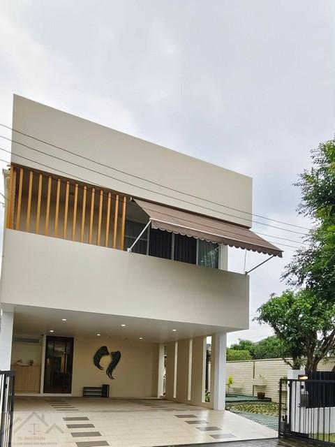 ให้เช่าบ้านเดี่ยว 2 ชั้นหลังมุม 102 ตร.ว. 4 ห้องนอน คอร์ทยาร์ด วิลล่า พระราม 9-วงแหวน Courtyard Villa Rama 9-Wongwaen ใกล้สนามบินสุวรรณภูมิติดต่อ:: ชยา โทร/ID Line:: 0942823961Link Line:: https://line.me/ti/p/3xFA1An8Kcรหัส# T26-601บ้านเดี่ยว 2 ชั้นหลังมุม คอร์ทยาร์ด วิลล่า พระราม 9-วงแหวน Courtyard Villa Rama 9-Wongwaen ใกล้สนามบินสุวรรณภูมิ เฟอร์นิเจอร์ครบและอินเทอร์เน็ต พร้อมเข้าอยู่• ขนาดที่ดิน 102 ตร.ว.• พื้นที่ใช้สอย 400 ตร.ม• 4 ห้องนอน• 4 ห้องน้ำ• 1 ห้อ�