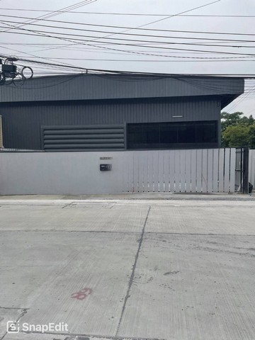 รหัสC7133 ให้เช่าโกดังย่านสะพานสูง ถนนกาญจนาภิเษก ใกล้สุวรรณภูมิและนิคมลาดกระบัง กรุงเทพกรีฑาตัดใหม่**ให้เช่า**ราคาเช่า 70,000 บาท/เดือน (ประกัน2 ล่วงหน้า1)สนใจติดต่อโทร : 095-823 9789 คิทLine id : candy.456Line Add Friend : https://line.me/ti/p/rHhjrvhm_zโทร : 091-782 8924 ต้นLine : seng.456Line Add Friend : https://line.me/ti/p/iHsUxP2IlTโกดังย่านสะพานสูง ถนนกาญจนาภิเษก ใกล้สุวรรณภูมิและนิคมลาดกระบัง กรุงเทพกรีฑาตัดใหม่พื้นที่ใช้สอยรวม 560 ตารางเมตร- พื้นที่ขนาด