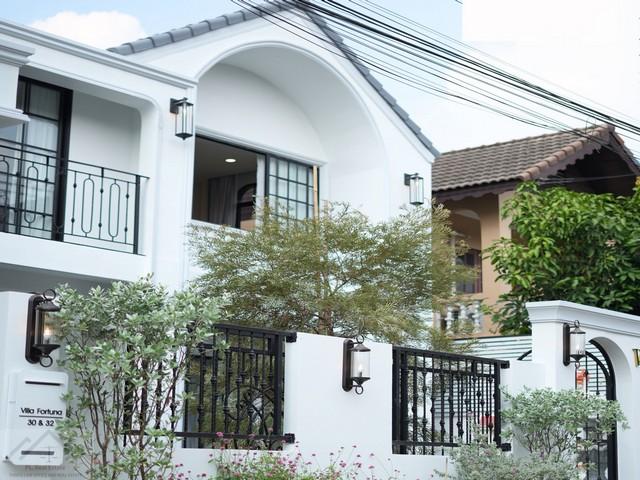ขายบ้านเดี่ยว รีโนเวทใหม่ 82 ตรว. 5 ห้องนอน นาคนิวาส 48 ลาดพร้าว 71 ย่านเลียบด่วน นาคนิวาส ตกแต่งสวยพร้อมเข้าอยู่ เหมาะซื้ออยู่อาศัย*** ราคาโปรโมชั่นเงินสดเพียง 13,900,000 บาท ( โอนภายใน 31 พค นี้เท่านั้น) ***( จากราคาปกติ 16.59 ล้านบาท)รับประกันพร้อมบริการหลังการขาย 6 เดือนด้วยช่างของเราเองติดต่อ คุณช่อผกา โทร 0616198565 LINE 0616198565สำรอง LINE 0812523279 ส่งลิ้งก์ไว้ได้รหัส# T26-576บ้านเดี่ยวหรู รีโนเวทให�