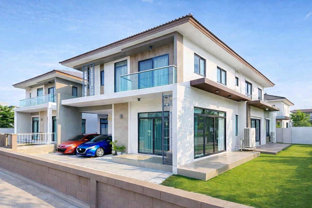 คฤหาสน์ 2ชั้น บ้านเดี่ยว ประเวศ 4นอน บางนา-สุขาภิบาล2 ใกล้รพ.สิรินธร 1.4 กม. ใกล้ แจสกรีน วิลเลจ ประเวศ 850ม. 4น้ำ 55 ตร.ว. 220ตร.ม. 64,998 B-M.บางนา สุขาภิบาล 2 บ้านหลังมุม บรรยากาศส่วนตัว ฟังก์ชันครบ ทำเลดี ใกล้แหล่งไลฟ์สไตล์ เดินทางสะดวก  แหล่งช้อปปิ้ง โรงเรียน แอร์พอร์ตลิ้งค์ และสิ่งอำนวยความสะดวกครบครันMansion 2Storeys near JAS Green Village Prawet 850m Bangna-Sukhumvit2  Detached house 4bed 4bath near Sirindhorn Hospital 1.4km.  55sq.wa. 220sq.m. 64,998B-M Bangna Sukhaphiban2 corner house private atmosp