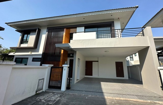 ขายบ้านเดี่ยว รีโนเวทใหม่ พร้อมเฟอร์นิเจอร์ครบ หมู่บ้าน สุขสรรพ์1 วิภาวดีรังสิต ซอยวิภาวดีรังสิต58ติดต่อ คุณปอ : 061 619 8565ID line: 061 619 8565แอดไลน์กดที่ลิงค์นี้ได้เลยครับ : https://line.me/ti/p/zu0mm-ozFXติดต่อ คุณบิว : 081 252 3279 ID line: 061 787 9691แอดไลน์กดที่ลิงค์นี้ได้เลยครับ : https://line.me/ti/p/SR5Ehdv_q-** รหัส BT123ราคา 19,500,000 บาท ค่าโอนและค่าธรรมเนียม50/50ขายพร้อมคนเช่า ราคาเช่า 70,000 บาท (สัญญาหมดธันวาคม 2569)- บ้านเดี่ยว 2 ชั้น รีโนเวทใ