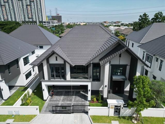  ขายและให้เช่าบ้านหรู The City Bangna 2 ใกล้ Mega Bangna บ้านเดี่ยวหลังใหญ่ แต่งครบ พร้อมอยู่ Private Zoneติดต่อ Agent คุณบัว (Bua)Tel: 093-646-4597LINE ID: Bua093เช่า 210,000 บาทต่อเดือนขาย 29,000,000 บาทบ้านเดี่ยวระดับ Luxury โครงการ The City Bangna 2 ทำเลศักยภาพบางนา ใกล้ Mega Bangna และโรงเรียนนานาชาติ เหมาะสำหรับครอบครัวขนาดใหญ่หรือชาวต่างชาติรายละเอียดทรัพย์บ้านเดี่ยว 2 ชั้น5 ห้องนอน 5 ห้องน้ำ3 ห้องนั่งเล่น1 ห้องแม่บ้านที่จอดรถ 3 คันพื้น�
