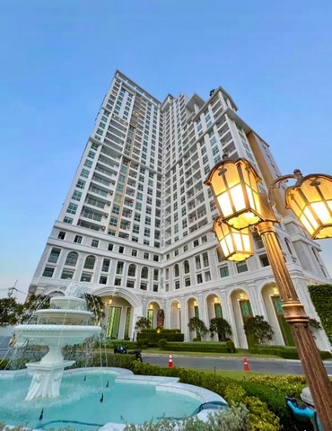 AOM 2758The Empire Tower Pattaya จอมเทียนห้องสตูดิโอ  ชั้น 11 วิวโล่งสวยมากขนาด 25 ตรม เช่า 13,000 บาท/ สัญญาหนึ่งปีเช่า 15,000 บาท/ สัญญา 6 เดือนมัดจำ 2 เดือนล่วงหน้า 1 เดือนส่วนกลางและที่จอดรถฟรีมีเฟอร์นิเจอร์ครบพร้อมเข้าอยู่ เครื่องใช่ไฟฟ้า เครื่องซักผ้า แอร์ 1 ตัว ตู้เย็น   เครื่องทำน้ำอุ่น โซฟาขนาดใหญ่ โต้ะทานข้าว+เก้าอี้ โต๊ะแต่งหน้า TV ขนาด 32นิ้ว เตียงขนาด 6 ฟุต ตู้เสื้อผ้าสิ่งอำนวยความสะ�