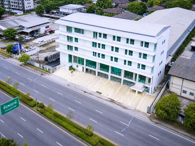 ใกล้โรบินสัน ราชพฤกษ์ 3 กม. ไทวัสดุ ราชพฤกษ์ 3กม. ลิฟต์ครบครัน เพียวเพลส ราชพฤกษ์ 1.8 กม.  ลภาวัน  43 ตร.ม.  สำนักงาน ให้เช่าติดถนนชัยพฤกษ์ 9,899 บาทต่อเดือน ย่านบางบัวทอง มีที่จอดรถ Near Robinson Ratchaphruek 3km ThaiWatsadu Ratchaphruek 3km. Fully equipped with elevators. Pure Place Ratchaphruek 1.8 km. Lapawan 43sq.m. 9,899 B-M office space for rent on Chaiyaphruek Road Bang Bua Thong area. Parking available. ถนนชัยพฤกษ์ ตำบลบางบัวทอง อำเภอบางบัวทอง จังหวัดนนทบุรี 11110ขนาด 43 ตร.ม.Size 43 sq.m.อาคาร ชัยพฤกษ์ เป็นอาคารคอนกรีตเส