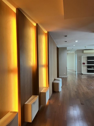 ขาย คอนโด Belle Grand Rama 9 ห้องขนาดใหญ่พิเศษ เหมาะสำหรับครอบครัวขนาดใหญ่ในย่าน New CBD พระราม 9ที่ตั้ง: ถนนพระราม 9 แขวงห้วยขวาง เขตห้วยขวาง กรุงเทพมหานครรายละเอียดห้อง- ขนาด 295 ตารางเมตร- 6 ห้องนอน- อยู่ชั้น 30ราคาขาย 40000000 บาทสนใจนัดชมทรัพย์ติดต่อคุณเอก 081-852-3879Line ID: kamol_1964รายละเอียดเพิ่มเติม:http://www.estatealaddin.com/site/index.php?p=estate_details&id=5057