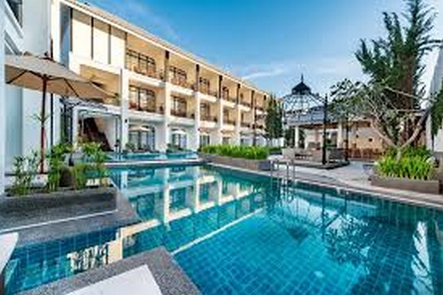 ขายกิจการโรงแรม ย่านเอกมัย ทองหล่อ สุขุมวิท จำนวน 90 ห้องพร้อมใบอนุญาตโรงแรมถูกต้อง อาคารใหญ่ พร้อมดำเนินกิจการได้ที่ตั้ง: ซอยเอกมัย 12 หรือ ซอยปรีดีพนมยงค์ 31 แขวงคลองตันเหนือ เขต วัฒนา จ.กรุงเทพพื้นที่ใช้สอยประมาณ: 7,700 ตารางเมตรขนาดที่ดิน: 318 ตารางวารายละเอียด:- อาคารใหญ่ ขนาด 7,700 ตารางเมตร- ปัจจุบันประกอบกิจการโรงแรม มีใบอนุญาตถูกต้อง- มีห้องพัก 90 ห้อง ขนาดห้องพ�