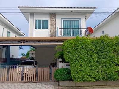 ด่วน! ขายบ้าน 2 ชั้น เดอะไนน์ รังสิต–คลอง 9 ที่ดิน 38.5 ตร.วา พื้นที่ใช้สอย 130 ตร.ม. ฟังก์ชันครบ 3 นอน 2 น้ำทำเลสงบ ใกล้ชุมชน เดินทางสะดวก บ้านไซซ์นี้ราคานี้หาไม่ง่าย.TPI-3055.รายละเอียดทรัพย์- บ้าน 2 ชั้น- โครงการ เดอะไนน์ รังสิต–คลอง 9- ที่ดิน 38.5 ตร.วา- พื้นที่ใช้สอยประมาณ 130 ตร.ม.- 3 ห้องนอน | 2 ห้องน้ำ- มีพื้นที่จอดรถ / พื้นที่ข้างบ้าน / พื้นที่ซักล้าง- เหมาะสำหรับอยู่อาศัยจริง หรือซื้