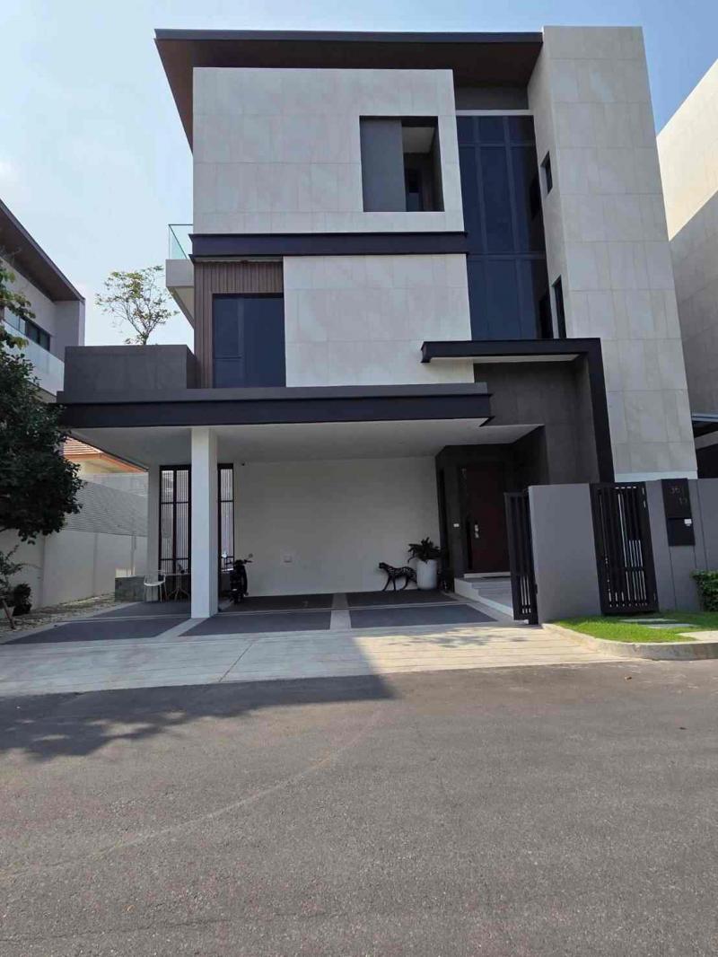 ขาย/ให้เช่า บ้านเดี่ยว 3 ชั้น โครงการ THE HONOR YOTHINPATTANA กรุงเทพมหานครที่ตั้ง : แขวงคลองจั่น บางกะปิ กรุงเทพมหานคร 10240พิกัด : https://maps.app.goo.gl/72o9cRPf9nuarYJ99?g_st=alขนาดพื้นที่ :76 ตรว.ขนาดพื้นที่ใช้สอย : 460ตรมรายละเอียดบ้านเดี่ยว 3 ชั้น -5 ห้องนอน-5 ห้องน้ำ-1ห้องแม่บ้านมีห้องน้ำ มีแอร์-ครัวบิ้วอิน-มีลิฟท์-มีสระน้ำสถานที่สำคัญใกล้เคียง-เซ็นทรัลเฟสติวัล อีสต์วิลล์-คริสตัล ดีไซน์ เซ็นเตอร์ -แฟชั่น ไอส