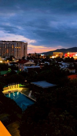 ให้เช่า 15,000 บาท/เดือน 44 ตรม. #Vidi Condo #โซนช้างเผือก ทำเลดี อยู่สบาย เดินทางง่าย ห้องกว้าง บรรยากาศสงบ เหมาะอยู่อาศัยหรือทำงานในเมืองรายละเอียดห้องขนาด 44 ตารางเมตรชั้น 6ห้องนั่งเล่น / ห้องนอน แยกเป็นสัดส่วนเฟอร์นิเจอร์และเครื่องใช้ไฟฟ้าครบ พร้อมเข้าอยู่ราคาเช่าสัญญา 1 ปี : 15,000 บาท/เดือนสัญญา 6 เดือน : 16,500 บาท/เดือนสัญญา 3 เดือน : 18,000 บาท/เดือนสิ่งอำนวยความสะดวกในคอนโดสระว่�