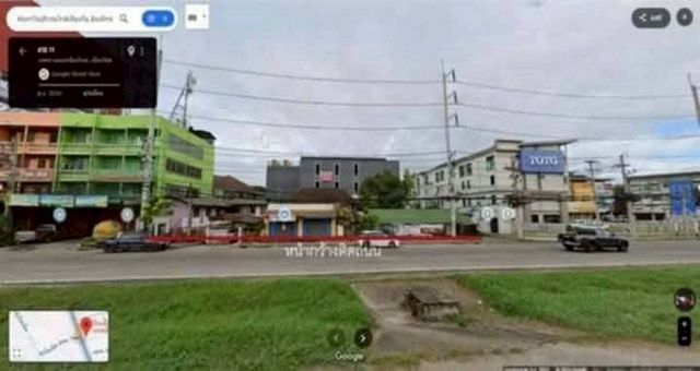 ขายด่วน 30 ล้าน 192.3 ตรว. #โซนหนองป่าครั่ง #อ.เมือง ที่ดินทำเลทอง #ติดถนนใหญ่ ราคานี้หายากมาก เหมาะลงทุน-ค้าขาย กำไรระยะยาว มีรายได้ทันทีจากหอพัก + ห้องเช่า ซื้อแล้วรับเงินต่อได้เลย!รายละเอียดทรัพย์• เนื้อที่รวม 192.3 ตร.ว.• หน้ากว้าง 40 เมตร ลึก 16 เมตร (อีกแปลงลึก 24 เมตร)• ที่ดินหน้าติดถนน เหมาะทำธุรกิจทุกประเภทสิ่งปลูกสร้างภายใน• บ้าน 2 หลัง: 4 ห้องนอน | 1 ห้องรับแขก | 1 ห้องค�