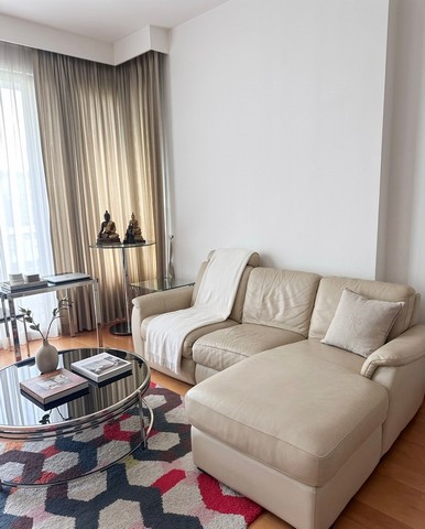 ขายคอนโด Wind รัชโยธิน | 1 ห้องนอน 55 ตร.ม. ชั้นสูง วิวเมืองโล่งคอนโดบรรยากาศสงบ ห้องขนาดใหญ่ โปร่งสบาย อยู่ชั้นสูง วิวเมืองรัชโยธินแบบเปิดโล่ง เหมาะสำหรับอยู่อาศัยเองหรือซื้อเพื่อลงทุนรายละเอียด• ขนาด 55 ตร.ม.• 1 ห้องนอน 1 ห้องน้ำ• ชั้น 22 วิวเมือง• ห้องสภาพดี พร้อมเฟอร์นิเจอร์• ห้องนั่งเล่นกว้าง แยกพื้นที่ชัดเจน• ห้องนอนกระจกบานใหญ่ แสงธรรมชาติดี• ครัว Built-in พร้อมใ�