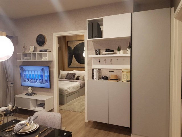 ขายดาวน์ Escent Rayong II ชั้น 12 A (ชั้น13) พื้นที่ 32.47 ตรม ฝั่งทะเล วิวเมืองระยอง1 ห้องนอน1 ห้องน้ำชั้น 12A (ชั้น13) ขนาดห้อง 32.47 ตร.มราคาเต็มห้องชุด : 2,263,000 บาทราคาขายดาวน์ : 180,000 บาท(ผ่อนดาวน์มาแล้ว  189,300 บาท)#รหัสทรัพย์ : SO652-1044สนใจสอบถามข้อมูลเพิ่มเติมโทร : 085-999-6229 (คุณฝ้าย)โทร : 085-919-9829 (คุณเก็ต)Line : @ispace.estes (มี@นำหน้า)บริษัท อินฟินิท สเปซ จำกัด บริการฝาก ซื้อ ขาย เช่า อสังหาริมทรัพย์ทุกประเภทwww.ispace-estes.com02 043 2402