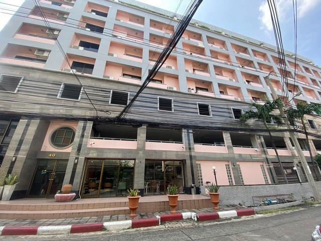 ขายอาคาร 9 ชั้นขนาดใหญ่ 7,894 ตรม. แบ่งเป็นโรงแรมและอพาร์ตเมนต์ 84 ห้องพัก แอร์ทุกห้อง ลิฟท์ 2 ตัว ลาดพร้าว 140 ใกล้ MRT เดอะมอลล์บางกะปิติดต่อ:: ชยา โทร/ID Line:: 0942823961Link Line:: https://line.me/ti/p/3xFA1An8Kcรหัส# T26-620อาคาร 9 ชั้นขนาดใหญ่ แบ่งเป็นโรงแรมและอพาร์ตเมนต์ ลาดพร้าว 140• เป็นอาคารขนาดใหญ่ พื้นที่อาคาร 7,894 ตรม• แบ่งเป็นโรงแรมและอพาร์ตเมนต์ 84 ห้องพัก แอร์ทุกห้อง• ด้านล่างอาคารมีห้องคอฟฟี่ช๊อบ และท�