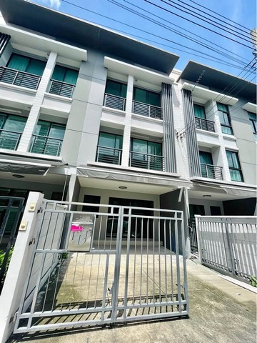 RTJ2249ให้เช่าทาวโฮมบ้านกลางเมือง งามวงศ์วาน 47  ใกล้ ม.ธุรกิจบัณฑิต 2.4 กม.และThe Mall งามวงศ์วาน 3.3 กม.เนื้อที่ 18.1 ตร.ว. พื้นที่ใช้สอย 149 ตร.ม.  3 ห้องนอน 3 ห้องน้ำ 2 ที่จอดรถติดต่อ Agent คุณเจี๊ยบ  Tel: 092-851-6969LINE ID: Keti2522 **ห้ามสูบบุหรี่**ราคาเช่า 25,000/เดือน ราคารวมส่วนกลาง สัญญา 1 ปี ล่วงหน้า 1 เดือน มัดจำ 2 เดือน (ถ้าแพลนอยู่เกิน 2 ปี ลดได้อีกค่ะ)ที่ตั้งซอยงามวงศ์วาน 47 ถนนงามวงศ์วาน แขวงทุ่งสองห้อง เขตห�