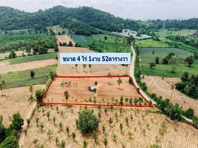 TEL:088-559 5199 คุณเอLine:https://line.me/ti/p/C0eGe0whLXขาย!! ที่ดินเปล่าแปลงสวย พิกัด โป่ง พัทยาบรรยากาศดี วิวภูเขา เหมาะแก่การลงทุน ราคาไร่ละ 3 ล้านบาท(โดยรวม 13,140,000 บาท)เนื้อที่ 4-1-52 ไร่ พิเศษ ฟรีโอน+ภาษี- ถนนคอนกรีต ไฟฟ้า หน้าที่ดิน- ใกล้ถนนสาย 36 เพียง 1.6 กม. เดินทางสะดวก เข้าพัทยา/ไปกรุงเทพ/ไประยอง- ใกล้อ่างเก็บน้ำมาบประชัน ใกล้สนามกอล์ฟสยามคันทรีคลับ | พัทยาคันทรีคลับ- ใกล้โรงเรียนนานาชาติรักบ