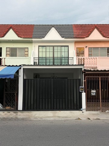 AOM 2770ทาวน์เฮาส์ซอยเนินพลับหวานทาวน์เฮ้าส์ 2 ชั้น พัทยารุ่งเรืองขนาดพื้นที่ 16 ตารางวา2 ห้องนอน 2 ห้องน้ำ2 ห้องรับแขก บน- ล่าง1 ห้องครัว + พื้นที่ซักล้างจอดรถในบ้านได้ 1 คัน  2,89O,OOO บๅทค่ๅโอน+ภๅษี 50/50ตกแต่งเฟอร์นิเจอร์ครบ+ บิ้วอินท์ทั้งหลังของแถมเฟอร์นิเจอร์และเครื่องใช้ไฟฟ้า- Built-in ไซด์บอร์ด TV 2 ชุด- Built-in ชุดตู้ครัว- Built-in ตู้เสื้อผ้า+โต๊ะเครื่องแป้ง 2 ห้อง- ชุดที่นอนพร้อมเตียง 2 