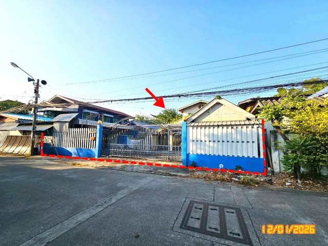   ขาย บ้านเดี่ยว/ทาวน์เฮ้าส์/คอนโด โครงการ บ้านเดี่ยว สมุทรปราการ บางหัวเสือ พระประแดง สมุทรปราการซอย สยามพัฒนา 30 ถนน สยามพัฒนา ตำบล บางหัวเสือ อำเภอ พระประแดง จังหวัด สมุทรปราการ  ราคาโปรโมชั่น   9,748,000   บาท    ลดจาก   13,421,000   บาท ราคาโปรโมชั่นตั้งแต่วันที่ 1 เมษายน 2569 – 30 มิถุนายน 2569  รายละเอียดทรัพย์ -  เนื้อที่ 447.00 ตร.ว. พื้นที่ใช้สอย 150.00 ตร.ม. -  3 ห้องนอน 1 ห้องน้ำ  -  1 ที่จอดรถ  -  บ้าน