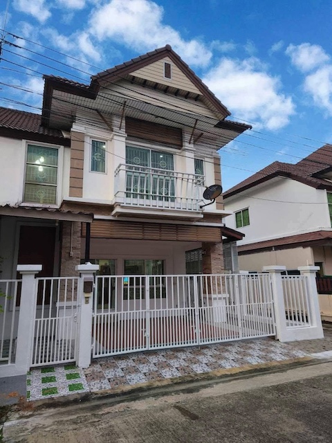 BH4036 ให้เช่าทาวน์โฮม 2 ชั้น หลังมุม หน้ากว้าง 9 เมตร หมู่บ้านเดอะทาวน์ เพิ่มสิน 1 ใกล้พหลโยธิน 52 เฟอร์ครบ พร้อมอยู่ติดต่อ Agent คุณบัว (Bua)Tel: 093-646-4597 LINE ID: Bua093ให้เช่าทาวน์โฮมหลังมุม ขนาดใหญ่พิเศษ หน้ากว้าง 9 เมตร บรรยากาศเป็นส่วนตัวเหมือนบ้านเดี่ยว ในโครงการเงียบสงบ ทำเลเพิ่มสิน ใกล้พหลโยธินราคาเช่า 22000 บาทต่อเดือน รวมค่าส่วนกลางสัญญา 1 ปีประกัน 2 เดือน ล่วงหน้า 1 เดือนรายละเอ�