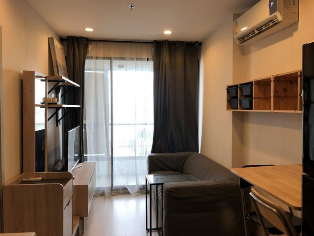 คอนโดทำเลดีใกล้BTS โพธิ์นิมิตร เดินทางสะดวก เหมาะสำหรับผู้ที่มองหาคอนโดพร้อมอยู่ในทำเลเมืองที่ใช้ชีวิตได้ง่ายทั้งวันทำงานและวันพักผ่อนห้องสภาพดี พร้อมเฟอร์นิเจอร์และเครื่องใช้ไฟฟ้า เหมาะสำหรับอยู่อาศัยเองหรือรองรับลูกค้าต่างชาติที่ต้องการห้องพร้อมเข้าอยู่ทันทีรายละเอียดห้อง- 1 ห้องนอน 1 ห้องน้ำ- ขนาด 33 ตารางเมตร- อยู่ชั้น 11- อาคาร -- มีเฟอร์นิเจอร์แล�