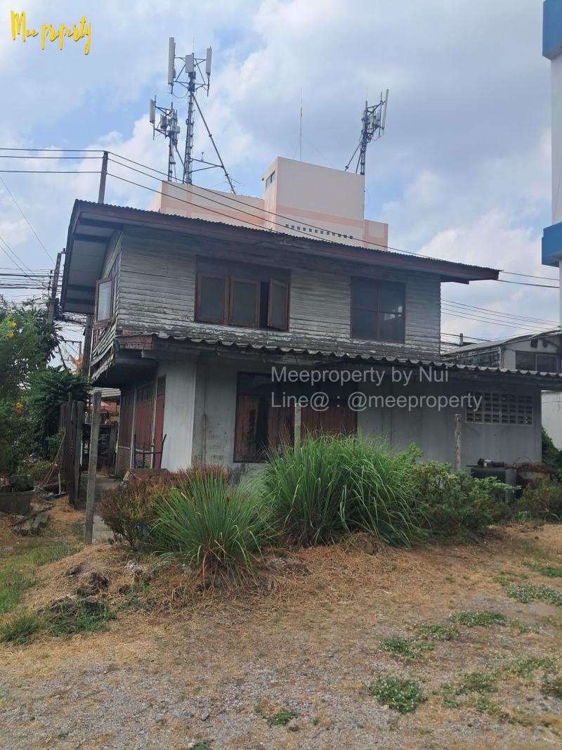 ขายบ้านเดี่ยว 2 ชั้น ภายในที่ดินมีบ้าน 2 หลัง และด้านหลังเป็นห้องเช่า 2 ชั้น ทำเลดี จากถนนโชคชัย 4 ซอย 18 เข้ามา 350 เมตร ถึงแปลงที่ดิน เนื้อที่ 363 ตร.ว.- ภายในที่ดินมีบ้าน 2 หลัง - ด้านหลังเป็นห้องเช่า 2 ชั้น ชั้นละ 7 ห้อง รวม 14 ราคาห้องละ 1,500 บาท พิกัดที่ตั้งซอยโชคชัย 4 แยก 18  แขวงลาดพร้าว เขตลาดพร้าว กทม.พิกัดแผนที่https://maps.app.goo.gl/SRH5yuxUXJwVLC6q7ราคา 60,000,000 บาท สถานที่ใกล้เคียง- โรงพยาบาลเปาโล โ