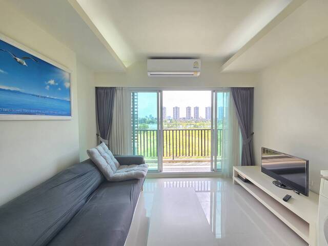Double Lake Condominium (Muang Thong Thani) Size: 57.1 sqm., 2 bedrooms, 2 bathrooms Floor: 7 unblocked view Rental price: 19,000 baht/month Ref.: 302671 Listing Detail: www.rent-bangkok-condo.com/properties/302671 Co-agents are welcome. - - -Contact us for more information or arrange a viewing:Email. rbc.rentbangkokcondo@gmail.comCall. 066-0588-655Line ID: @rentbangkokcondohttps://lin.ee/9cMeMxeWhatsapp: 0660588655Wechat 微信: rentbangkokcondo