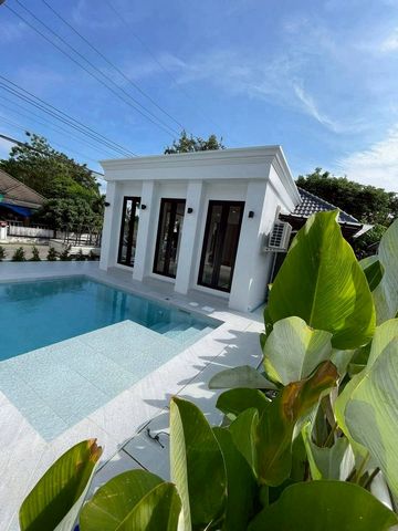ให้เช่า 45,000 บาท/เดือน ขาย 6.8 ล้าน #โซนหางดง Luxury Pool Villa – บ้านพูลวิลล่าสไตล์ Modern Luxury #รีโนเวทและสร้างใหม่ ตกแต่งทันสมัย สามารถปล่อยเช่า #Airbnb ได้รายละเอียดบ้าน:ที่ดิน 74 ตร.ว. | พื้นที่ใช้สอย 160 ตร.ม.3 ห้องนอน | 3 ห้องน้ำLiving room ติดสระว่ายน้ำครัว open space พร้อมไอแลนด์เฟอร์นิเจอร์ครบ: ตู้เย็น, แอร์ 4 เครื่อง, เครื่องทำน้ำอุ่น 3 เครื่อง, ไมโครเวฟ, เตาไฟฟ้า, TVGuest House แยก สามารถปล่อยเช่า Airbnb ได้โรงจอดรถ�