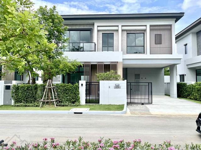ให้เช่าบ้านเดี่ยว 2 ชั้น 58 ตร.ว. 4 ห้องนอน โครงการ บางกอก บูเลอวาร์ด บางนา กม. 5 บ้านทิศเหนือติดต่อ:: ชยา โทร/ID Line:: 0942823961Link Line:: https://line.me/ti/p/3xFA1An8Kcรหัส# T26-633บ้านเดี่ยว 2 ชั้น โครงการ บางกอก บูเลอวาร์ด บางนา กม. 5 บ้านทิศเหนือ• เนื้อที่ดิน 58 ตร.ว.• ขนาด 237 ตร.ม.• 4 ห้องนอน• 4 ห้องน้ำ• 2 ที่จอดรถ• บ้านทิศเหนือสถานที่ใกล้เคียง• Index Living Mall บางนา : 750 ม.• SB Design Square บางนา : 850 ม.• Chic Republic บางนา : 1.1 กม.• Central บางนา : 2.7 กม.• Internationa