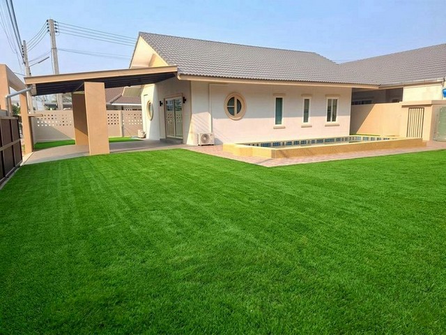 Pool Villa สุดคุ้ม ขาย 5.29 ล้าน 98.5 ตรว. #สันผักหวาน #หางดง บ้านเดี่ยวชั้นเดียว #สไตล์มินิมอล #มูจิ #บิ้วอินพร้อมอยู่ เป็นส่วนตัว เงียบสงบ อยู่เองก็สบาย ปล่อยเช่าก็กำไรดี!รายละเอียดบ้านเนื้อที่ดิน 98.5 ตารางวาพื้นที่ใช้สอย 180 ตารางเมตร รวมโรงจอดรถ3 ห้องนอน2 ห้องน้ำสระว่ายน้ำส่วนตัว ขนาด 4 × 7 เมตรบ้านชั้นเดียว ฟังก์ชันลงตัว ใช้งานสะดวก#บ้านนอกโครงการ ให้ความเป็นส่วนตัวสูง บ�