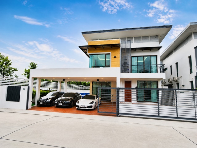 25นาที สาทร 16กม. คฤหาสน์ 2ชั้น  Pool Villa 5-6นอน เพชรเกษม69 สารสาสน์วิเทศบางบอน 300 ม.  แอร์ 7 ตัว  บ้านเดี่ยว  7น้ำ พร้อมสระว่ายน้ำและห้องแม่บ้าน 440ตร.ม. 105ตร.ว. ใกล้ Zanook Wake Park 300ม.  ลัดดารมย์ 48,999-49,999 B-M25mins Sathorn 16km. Pool Villa 2Storey Mansion 5-6beds Phetkasem69 Sarasas Witead Bangbon Sch 300m.  Detached house  7baths featuring a private pool and maid’s room. 440sq.m. 105sq.wah Zanook Wake Park 300m. Laddarom  48,999-49,999 B-Mเพชรเกษม69 ถนนบางบอน 3 แขวงบางบอนเหนือ เขตบางบอน กรุงเทพมหานคร1minshttps://youtube.com/shorts/ebUT9O4KajYhttps://youtube.com/shorts/Tn9Bx2Sb444https://youtube.com/shorts/rfFG23801Ysเน�