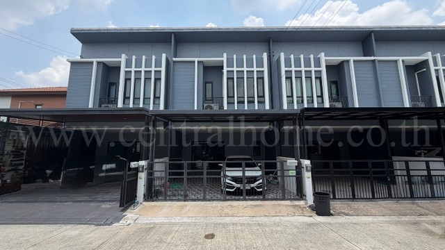 รหัสทรัพย์ : N0908ทาวน์โฮม หมู่บ้าน เดอะ ริคโค้ ทาวน์ วงแหวนฯ - หทัยราษฎร์ ถูกที่สุดในโครงการที่ตั้ง :&nbsp;ถนนไทยรามัญ แขวงสามวาตะวันตก เขตคลองสามวา กรุงเทพมหานคร 10510รายละเอียดทรัพย์- ทาวน์โฮม 2 ชั้น เนื้อที่ 21.10 ตารางวา พื้นที่ใช้สอย 134 ตารางเมตร- โครงการมีความเป็นส่วนตัว เพียง 85 ยูนิต เงียบสงบ ไม่วุ่นวาย- 4 ห้องนอน, 3 ห้องน้ำ, 1 ห้องรับแขก, 1 ห้องครัว, 1 ที่จอดรถ-&nbsp;ชั้น 1&nbsp;Built-in ผน